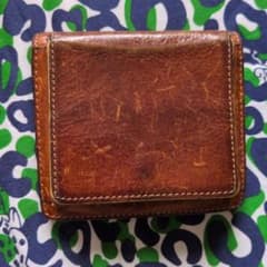 コメントなしでの即購入歓迎です。 レザー 二つ折り財布 ボタン留め ボーデッサンのサムネイル