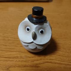 フクロウの置物のサムネイル