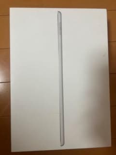 Apple iPad 第8世代wi-fiモデル 128GB シルバー　美品のサムネイル