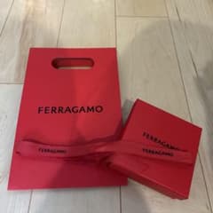 FERRAGAMO ショップ袋　ボックス　リボンのサムネイル