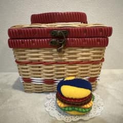 部活お守り ハンドメイド フェルト バレーボールバーガー 1個 - メルカリ