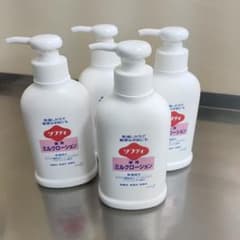 【値下げ】花王 ソフティ ミルクローション 保湿クリーム 250mlのサムネイル