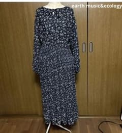 アースミュージックアンドエコロジー 花柄シフォン長袖ワンピース