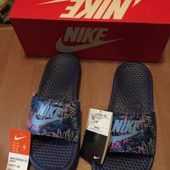 レア物 NIKE ベナッシ 花柄のサムネイル
