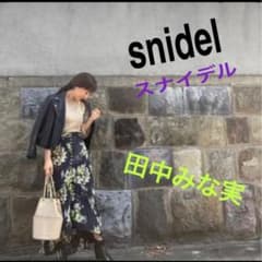 【 SNIDEL】スナイデル　花柄　ロング　スカート　ネイビーのサムネイル