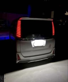 80ノア、ヴォクシー 、エスクァイア ダズフェローズ テールランプ