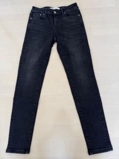 (お値下げしました)ZARA スキニーデニム ブラックのサムネイル