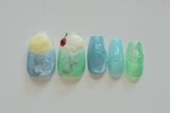 ネイルチップ 夏 クリームソーダ 涼しげ 水色 黄緑 バブルのサムネイル