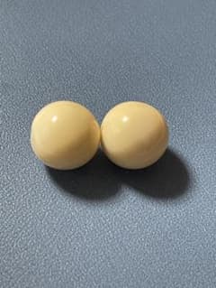 11 天然素材 鲸歯　マッコウクジラ12mm2玉　ばら売り可のサムネイル