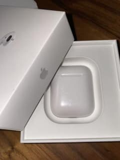 Apple AirPods 第二世代ケースのみのサムネイル