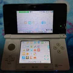 ⚫3DSホワイト⚫(値下げしました)のサムネイル