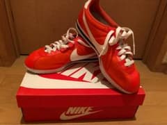 NIKEスニーカーのサムネイル