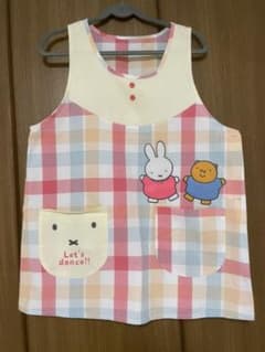 にこ様専用　中古　M-L   ミッフィー　エプロン2枚 保育士　幼稚園教諭のサムネイル