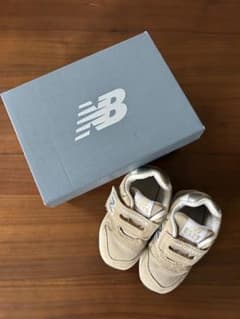 New Balance 996 ベージュ スニーカーのサムネイル