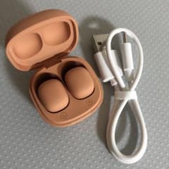 3COINS ワイヤレスイヤホン　オレンジのサムネイル
