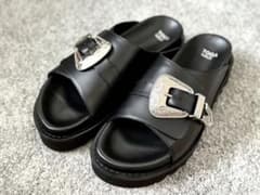 TOGA 23SS WESTERN BUCKLE SANDALS 43のサムネイル