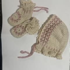 ハンドメイド ベビー帽子と靴下，ブーティのセットのサムネイル