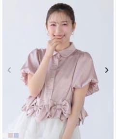 フィットモア♡ヘムリボンバルーンスリーブブラウス - メルカリ