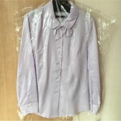 新品リボン付きブラウスのサムネイル