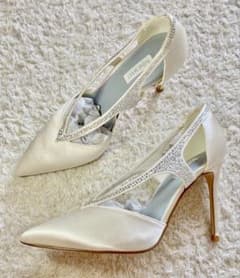 NINE WEST ラインストーン パンプス ホワイト 7M ブライダルシューズのサムネイル