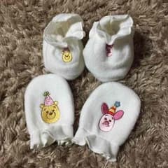 Kanae様専用 プーさんの手袋、ブーティのセットのサムネイル