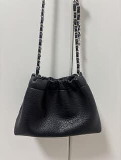 【美品】レザー 巾着ショルダーバッグ チェーンバッグ レディース ブラックのサムネイル