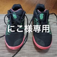 ナイキ　カイリーフライトラップのサムネイル