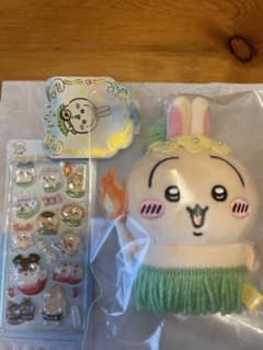 映画ちいかわ うさぎ マスコット ＆ 入場特典ポンドロセットのサムネイル
