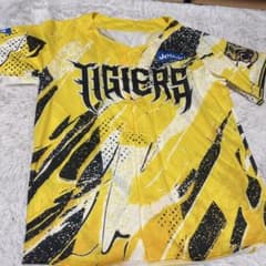 阪神タイガース ユニフォーム TIGERSのサムネイル
