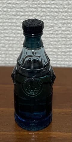 Versace Giver S.D. オードトワレ 7.5mlのサムネイル