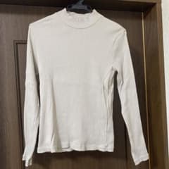 UNIQLO リブハイネックT ライトグレー Ｌサイズのサムネイル