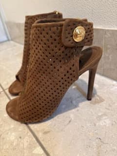Louis Vuitton パンチングレザー サンダル ブラウン 365 - メルカリ