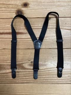 黒いサスペンダーのサムネイル