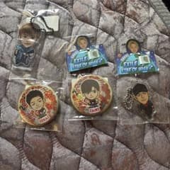 EXILE グッズセット 缶バッジ アクリルキーホルダーのサムネイル