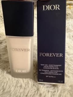 週末SALE★DIOR スキン フォーエヴァー フルイド マット（0N)のサムネイル