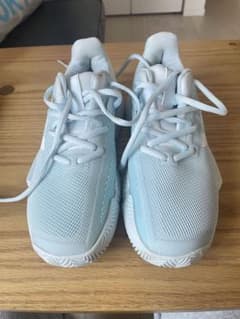 Adidasのtennis shoesのサムネイル