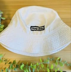 ●newhattan Stray Kids バケットハット ホワイトのサムネイル