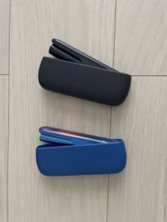 電子タバコ本体 黒と青の2色のサムネイル