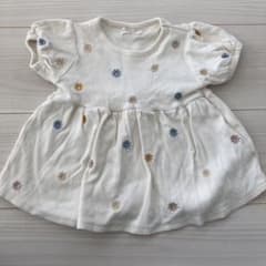 値下げ！500円→450円　花柄刺繍 Tシャツ 90のサムネイル