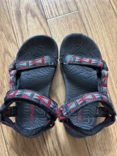Teva キッズ　アウトドア　サンダル 黒/赤　19センチのサムネイル