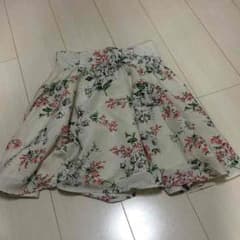 花柄スカートのサムネイル