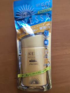 アネッサ 日焼け止めのサムネイル