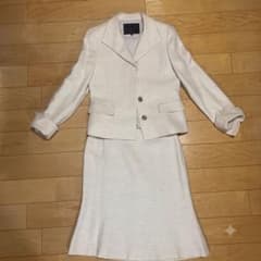 【美品】アンタイトル スカートスーツ セットアップ ホワイト サイズ2 M相当のサムネイル
