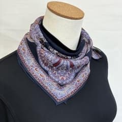 3-39.TOPKAPI オリエンタルなペイズリーモチーフ　シルクスカーフ