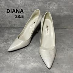 美品⭐️DIANA❤️クロコ型押し ポインテッドトゥ パンプス 22.5㎝ 白系 美品】DIANA パンプス ハイヒール クロコ型押し ホワイト ポインテッド