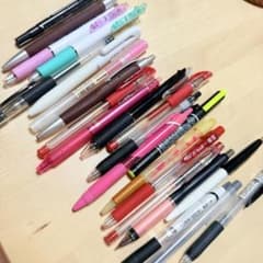 ボールペン、マッキーペン、蛍光ペンなど 23本　まとめ売りのサムネイル