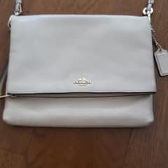 本日まで最終価格早い者勝ちです。COACHのショルダーバッグお値下げ中のサムネイル