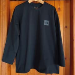 美品　THE NORTH FACE 長袖カットソー 黒のサムネイル