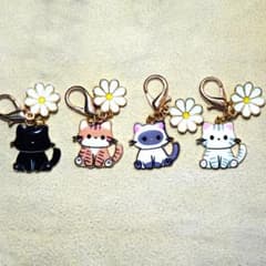 小さな猫とお花のかわいいバッグチャーム 4個セットのサムネイル