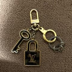 ルイヴィトン LOUIS VUITTON M65088  キーホルダーのサムネイル